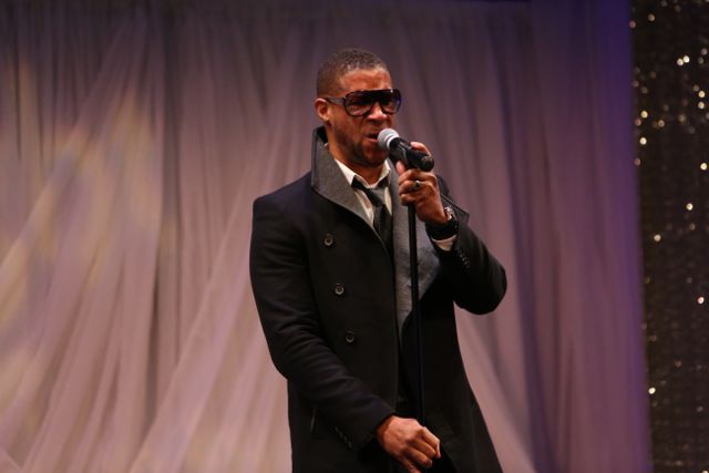 Tony Terry Performs At The Lamplighter Awards 2015