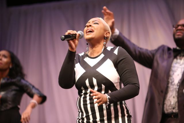 James Fortune Performs At The Lamplighter Awards 2015