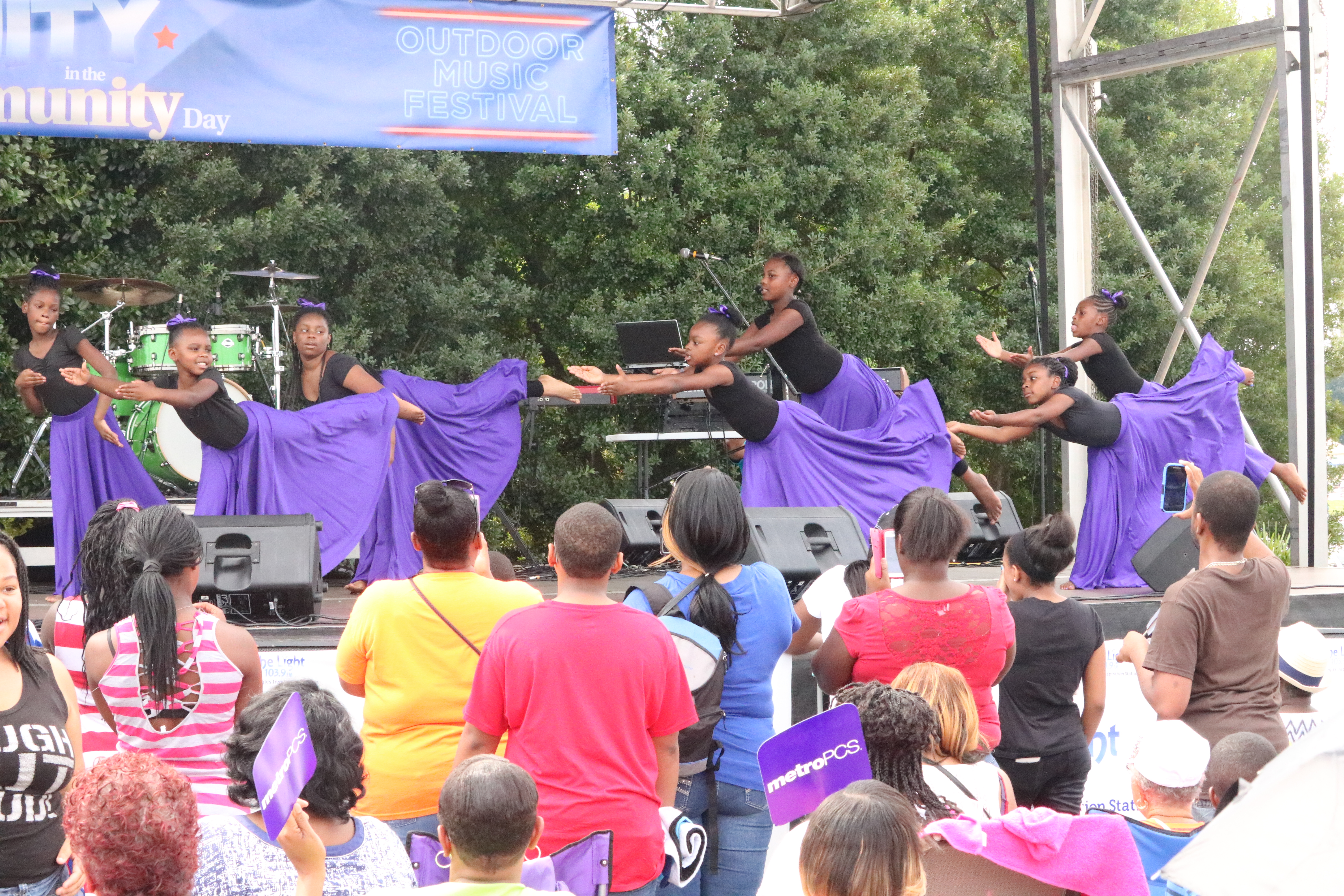 2016 Unity In The Community Day Crowd Pictures